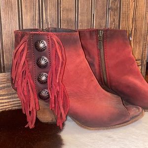 Red fringe Liberty Black bootie size 8.5
